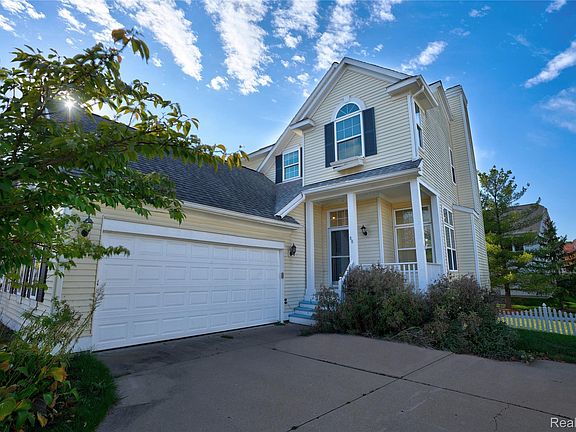 3rd image of 88 Champlain Blvd