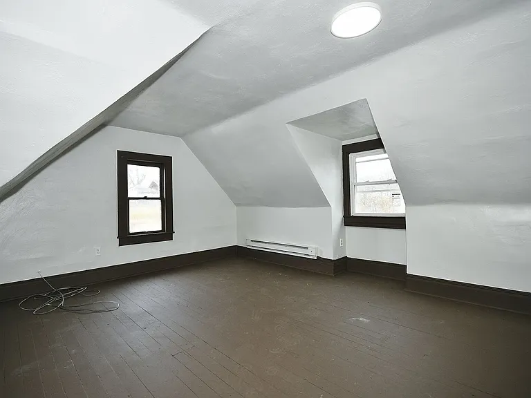 1243 Evans St — Photo 24