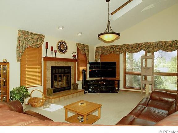 5th image of 340 S Larkspur Dr