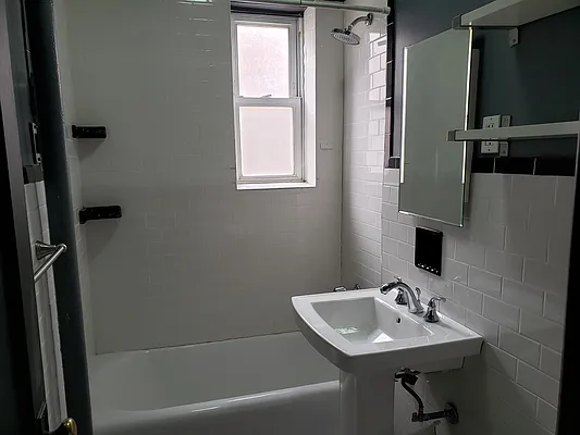 Rented by RealTegrity NY LLC | media 10