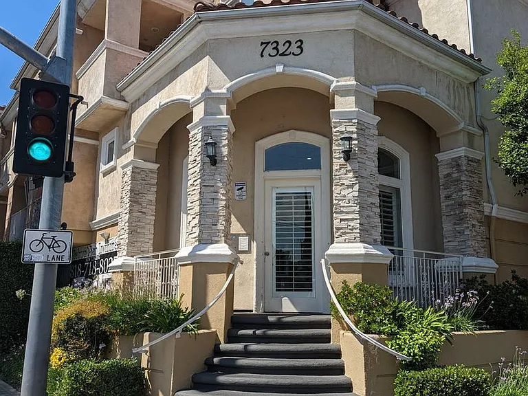 7323 WINNETKA — Photo 3
