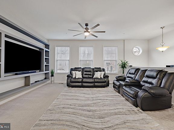 4th image of 7545 Holly Ridge Dr