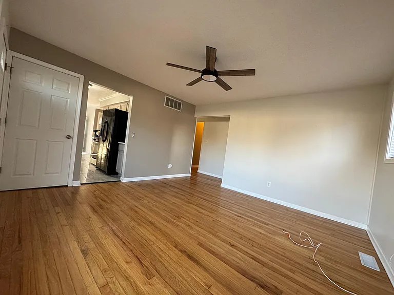 22516 Socia St — Photo 18