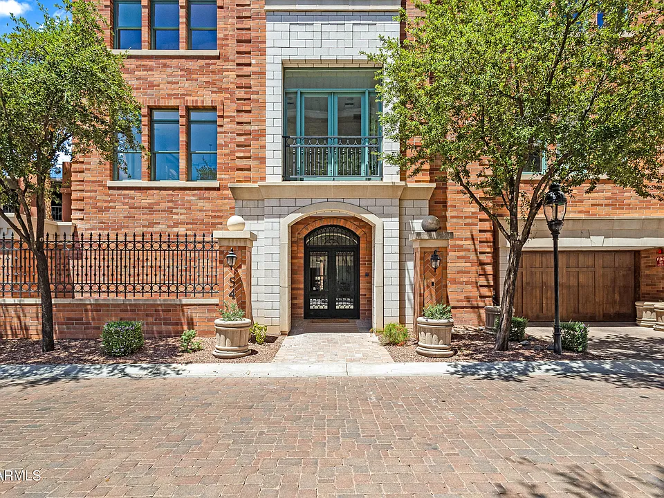 54 W Palm Ln #54
