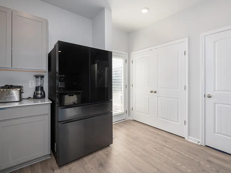 447 Augustine Dr — Photo 10