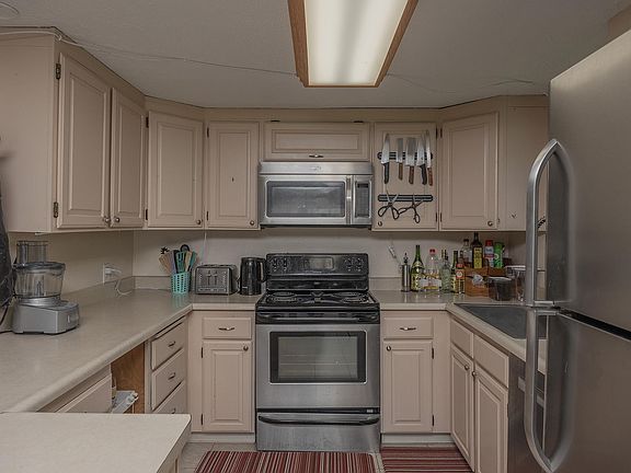5th image of 4272 Birch Ln
