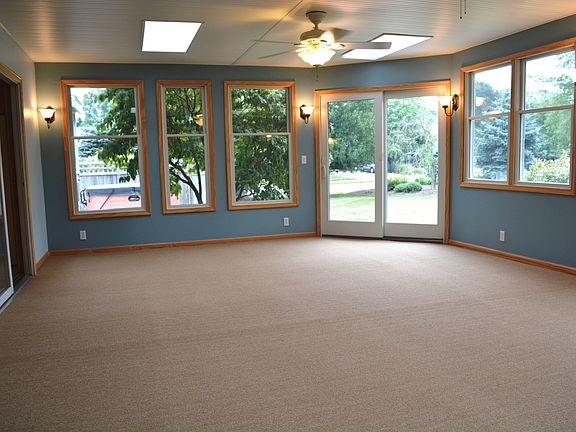 3rd image of 2202 Anderson Cir