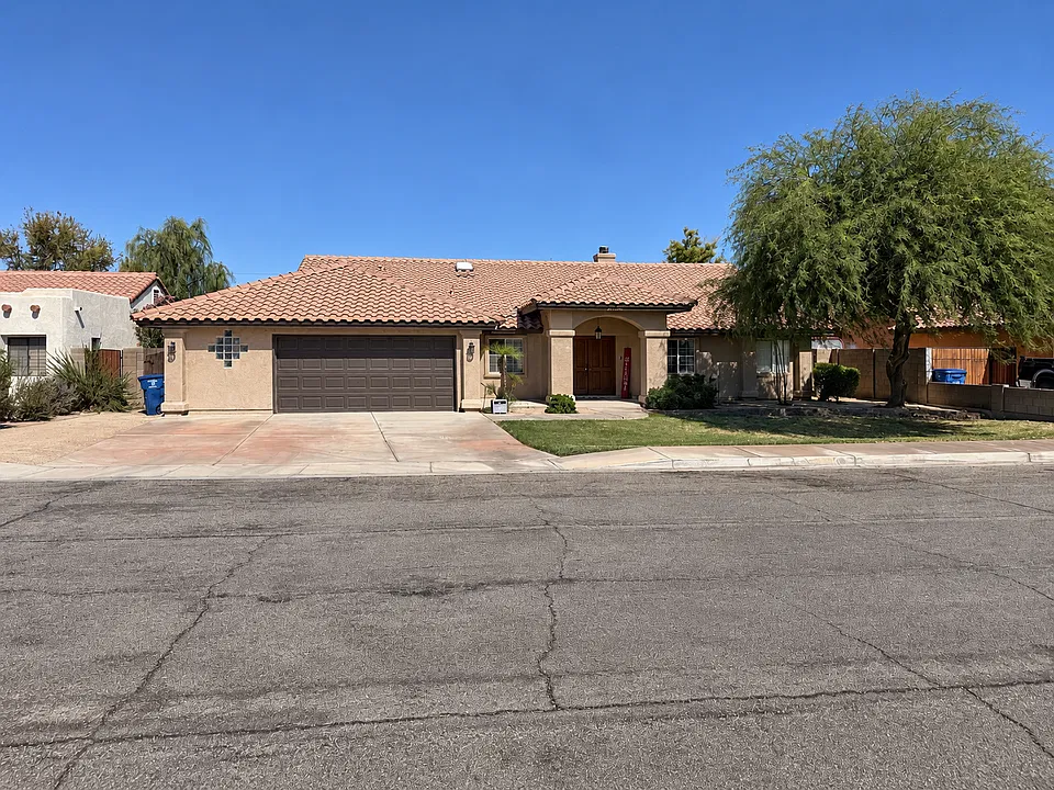 8154 E Olive Ann Ln