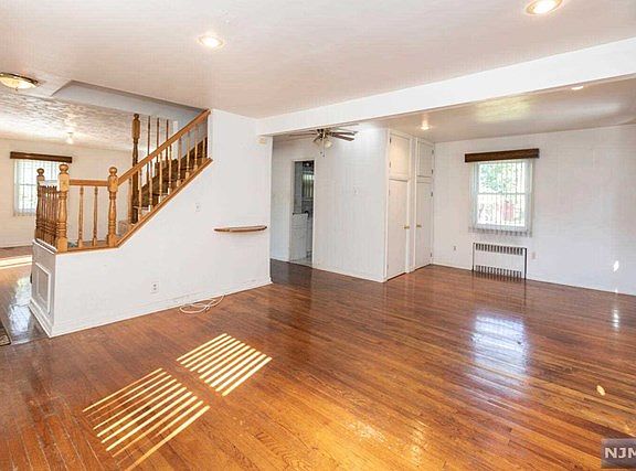3rd image of 71 Amsterdam Ave