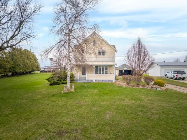 1016 Pleasant St, Sumner, IA 50674