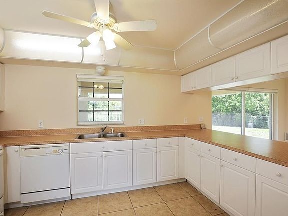 3rd image of 3857 39th Ave NE