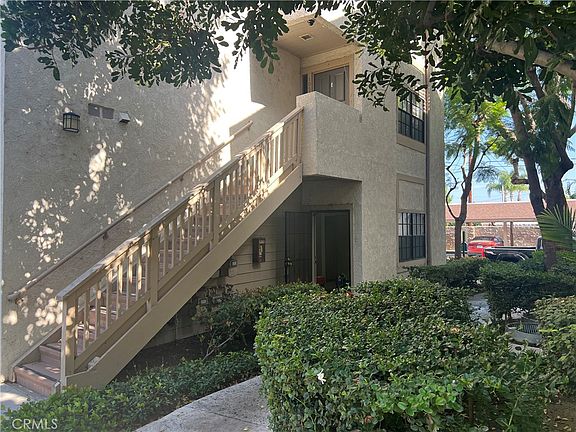 5th image of 10530 Lakeside Dr N Unit G