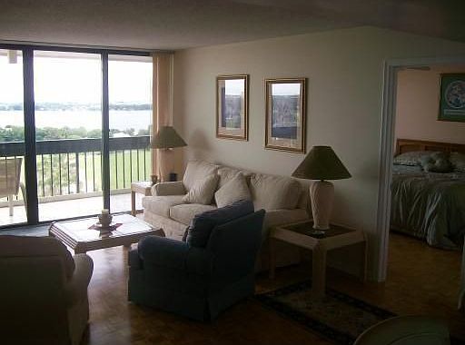 5th image of 2000 Presidential Way APT 1402