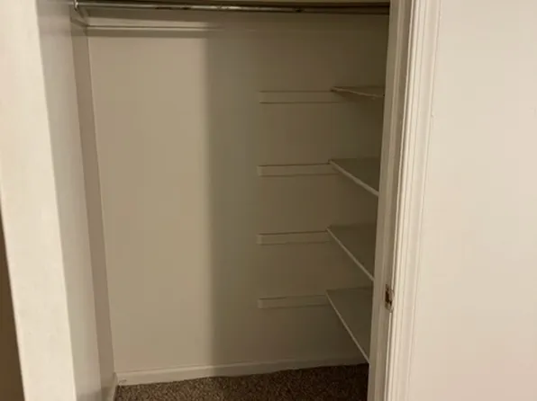 1712 Jefferson Park Ave APT 15, Charlottesville, VA 22903