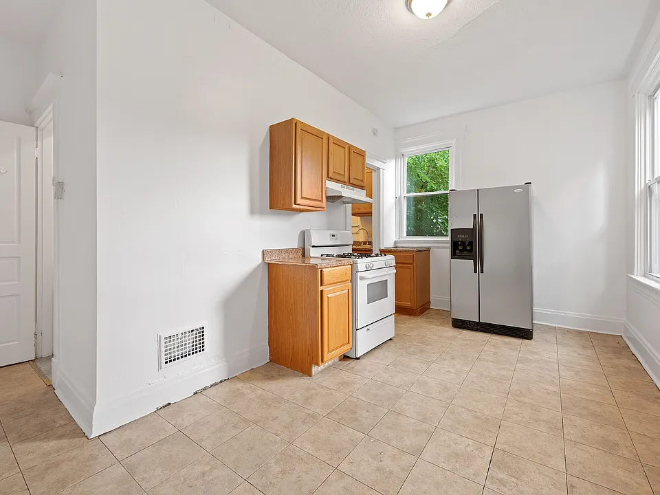 2326 Stratford -5078
