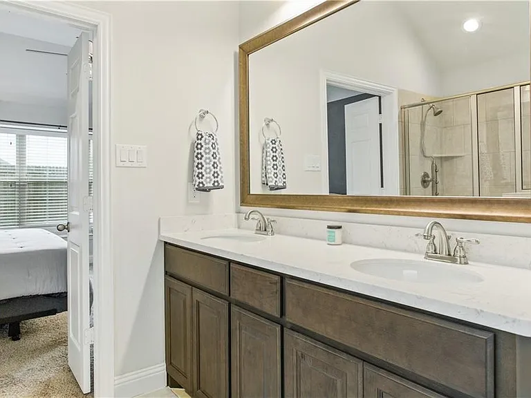 260 Hilltop Dr — Photo 16