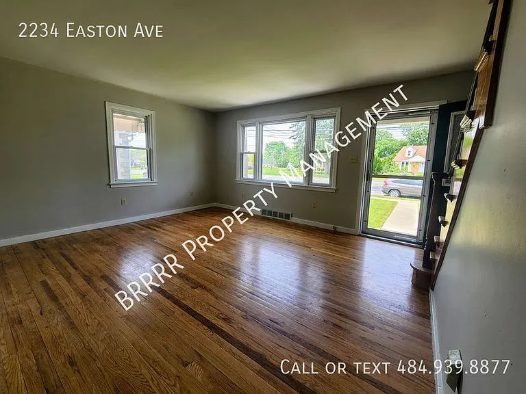 2234 Easton Ave — Photo 7
