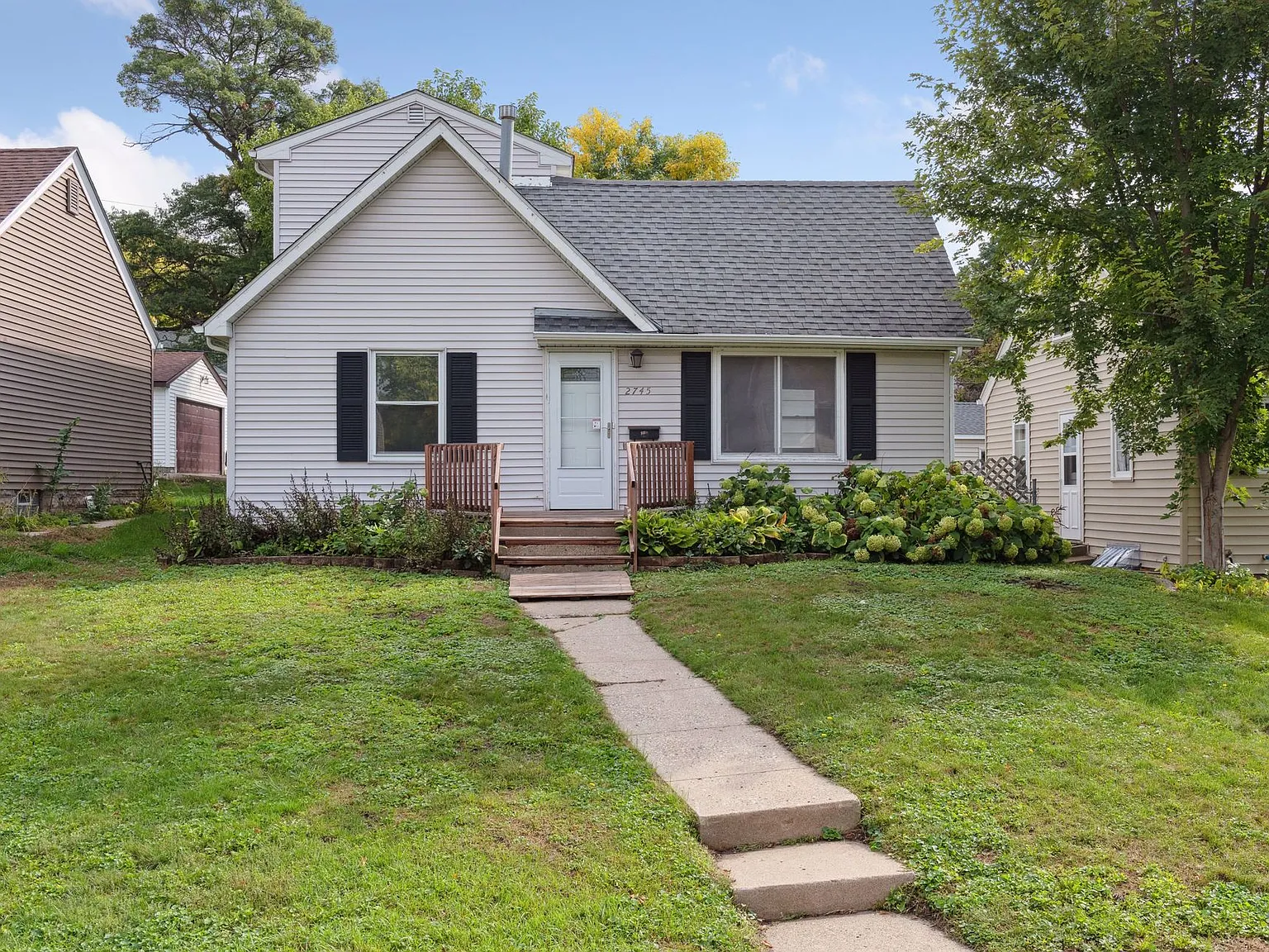 4 bed, 2010 sqft, $3,100 — Photo 1