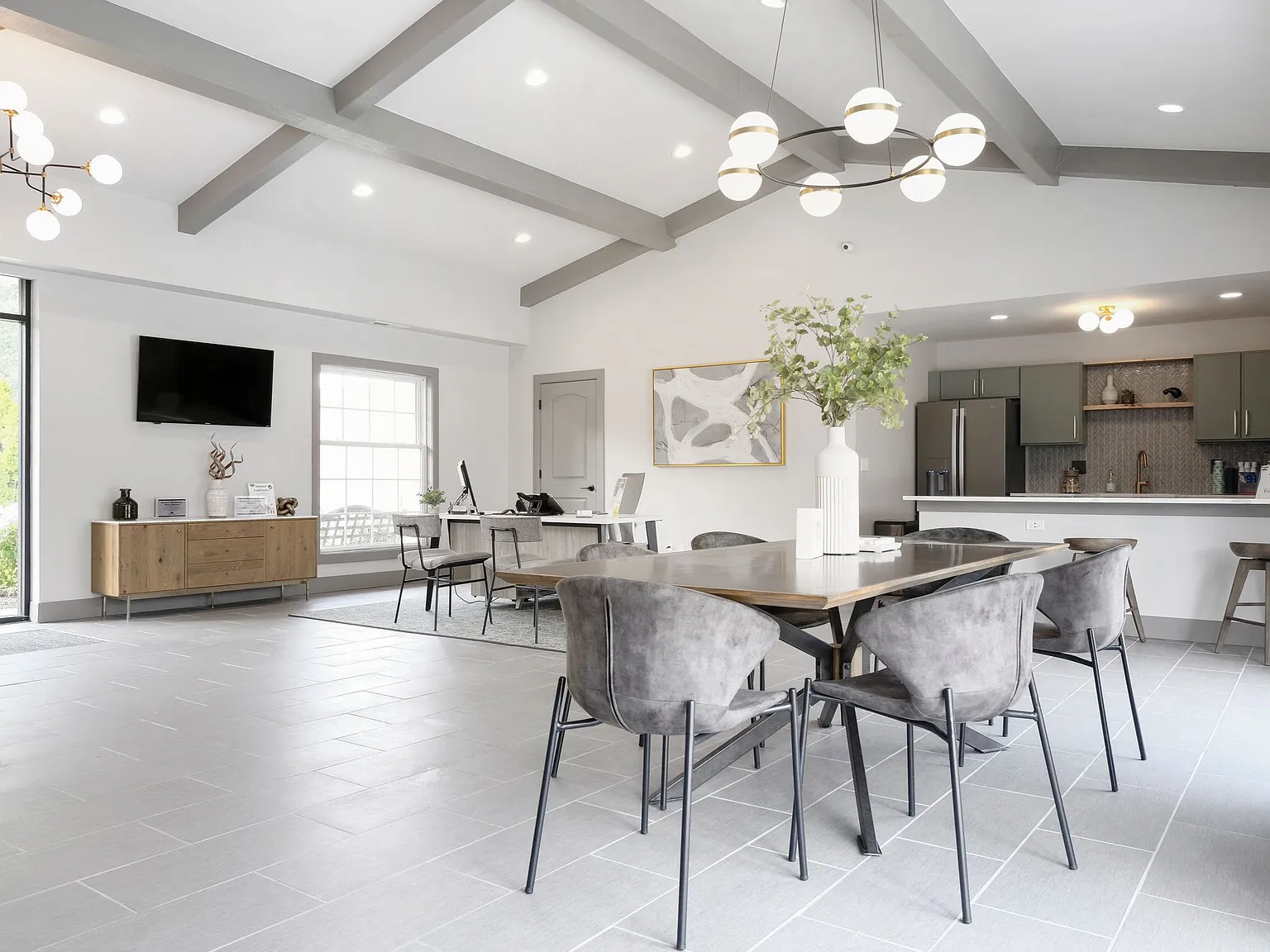 The Maxwell Apartments — Photo 3