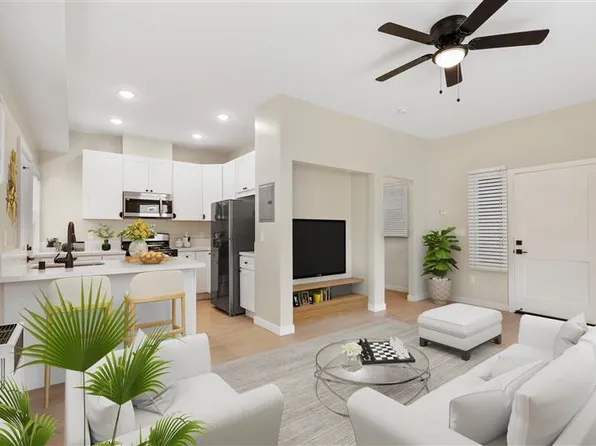 1237 E 1st St #18, Long Beach, CA 90802