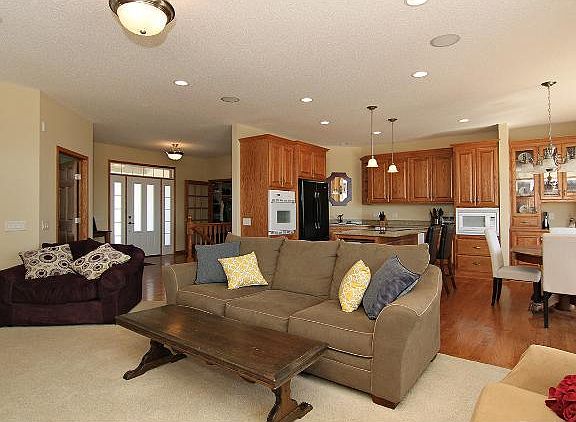 2nd image of 180 184th Ln NE