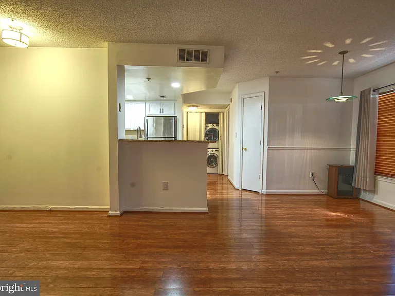 1007 Fallcrest Ct #4-104 — Photo 19