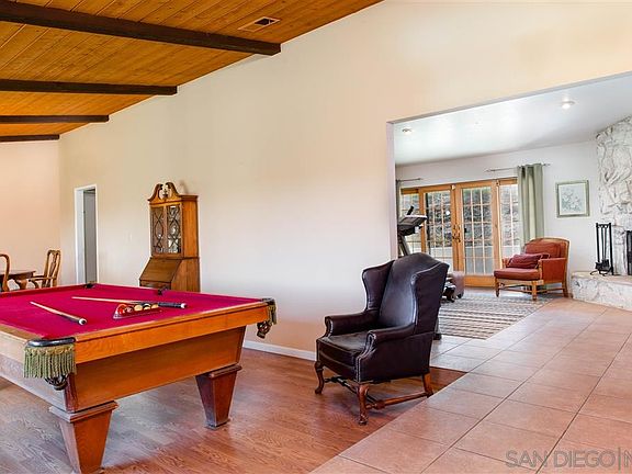 3rd image of 2605 1/2 Kauana Loa Dr