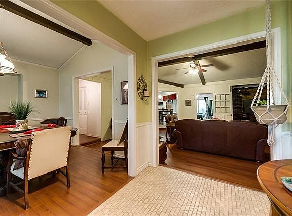 3rd image of 306 N Capri Dr
