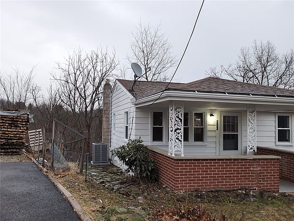 2nd image of 303 Lentz St