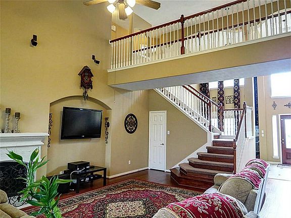 5th image of 2230 Black Oak Dr
