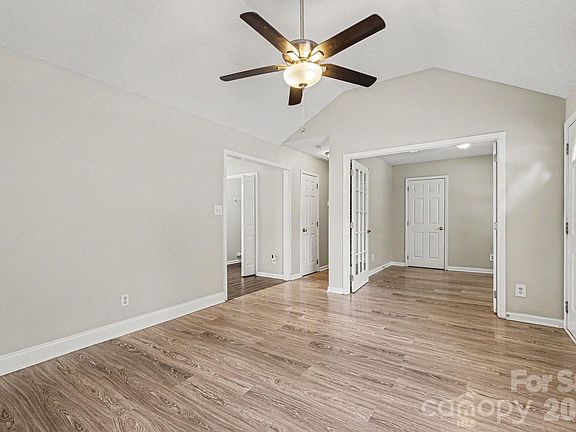 3rd image of 8028 Lobilia Ln