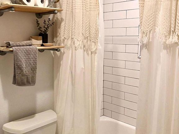 Tub w/Shower