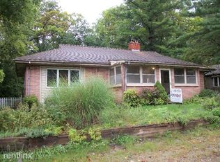 8772 Silver Dr, Pinckney, MI 48169