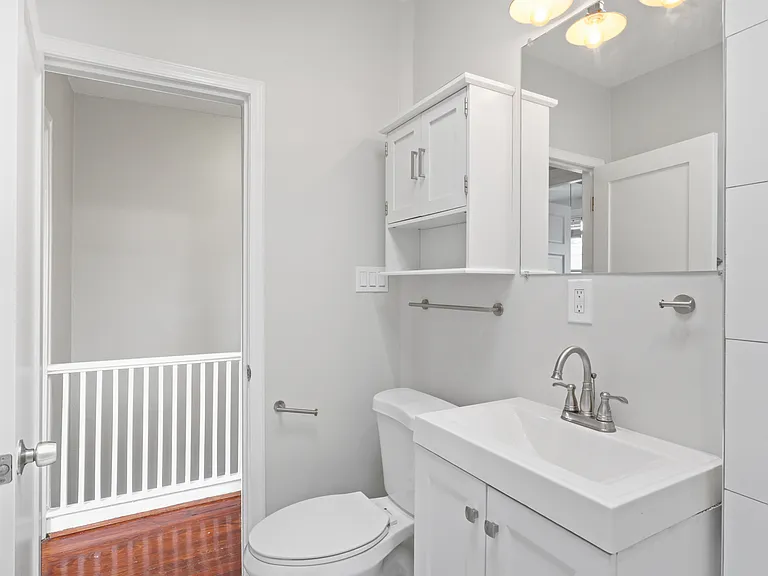 209 Douglas St NE — Photo 22