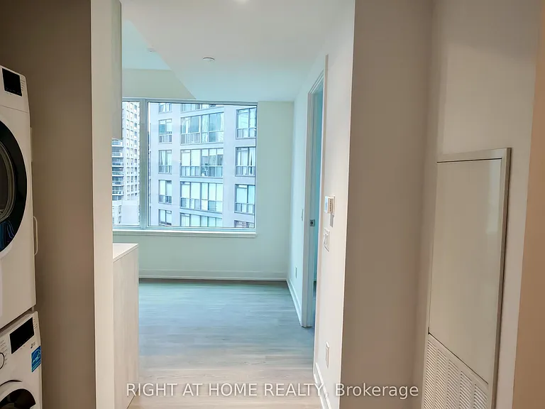 8 Wellesley St W #1216 — Photo 4