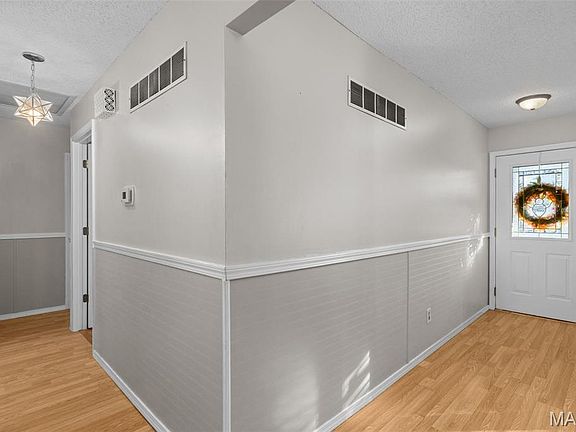 5th image of 4677 Onondaga Trl