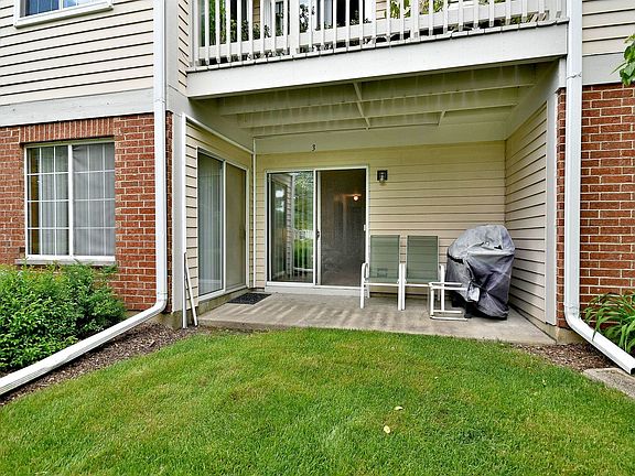 2nd image of 217 Charleston Ct Unit 3