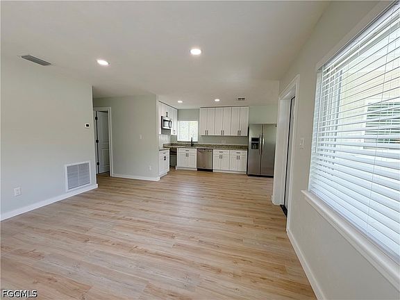 5th image of 13097 Mizell Ave