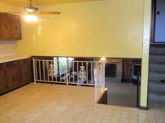 4th image of 8805 W 98th Pl