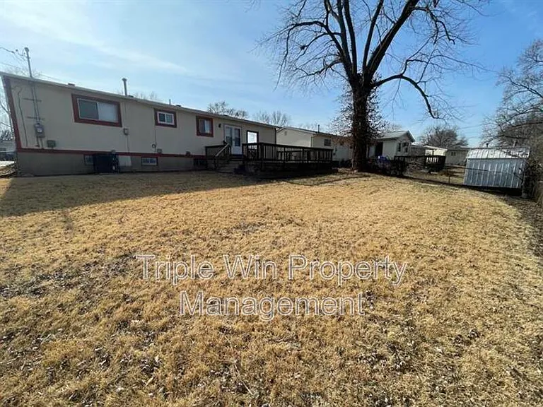 1225 Carla Dr — Photo 5
