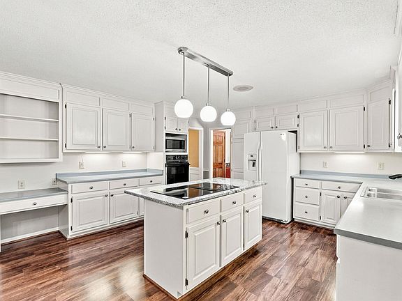 2nd image of 205 Hillpine Dr