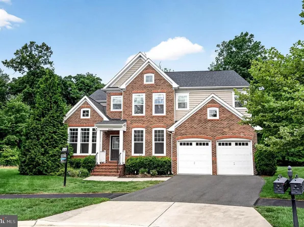 24823 Barrington Grove Ct, Aldie, VA 20105