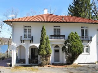 27 Point Pleasant Rd, Hopatcong, NJ 07843