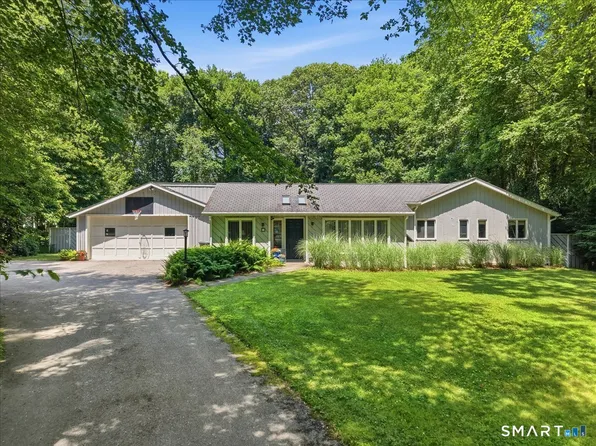 15 Mitchell Drive, East Lyme, CT 06357
