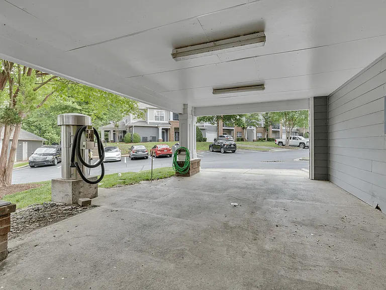 Weston Reserve Apartments — Photo 37