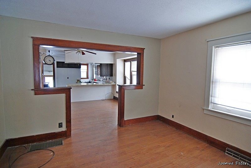 2nd image of 306 Vine St