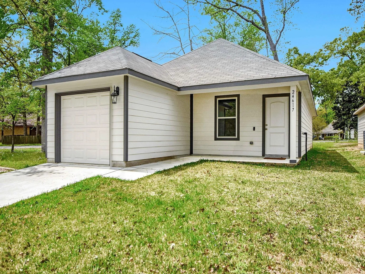 3 bed, 2.0 bath, 1092 sqft, $1,350 — Photo 2