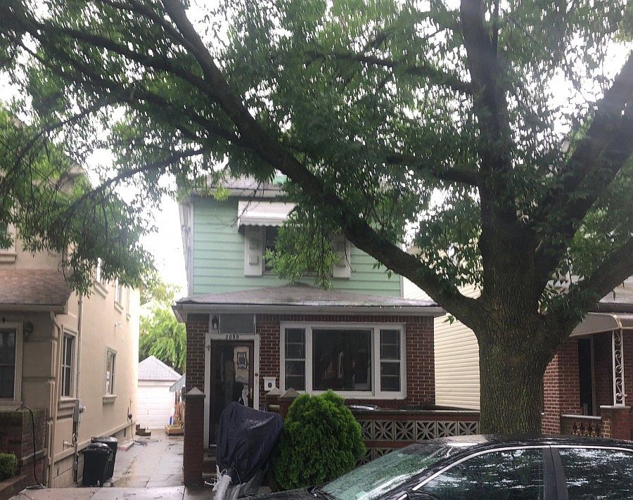 1st image of 2059 E 22nd St
