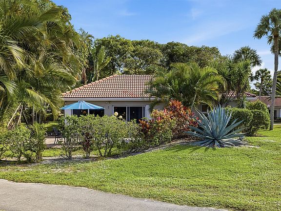 4th image of 2903 N Palm Aire Drive