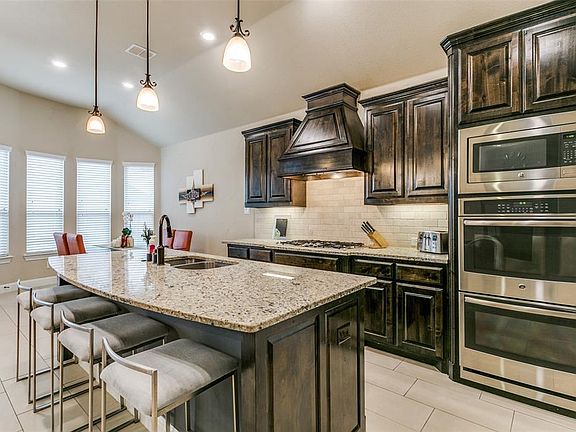5th image of 2863 Nottingham Dr